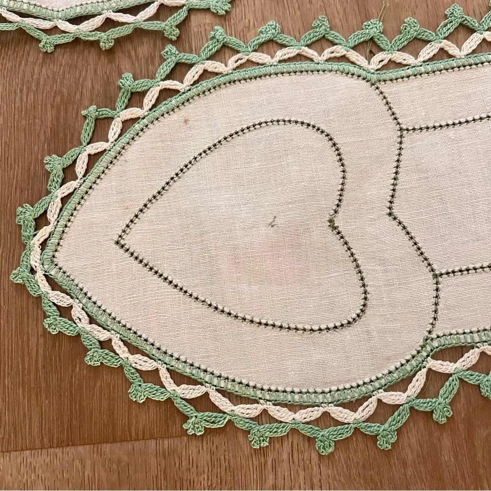 6 PCs Vtg Green Crochet‎ Edged Linen Heart Doilies Table Runners Dresser Scarfs
